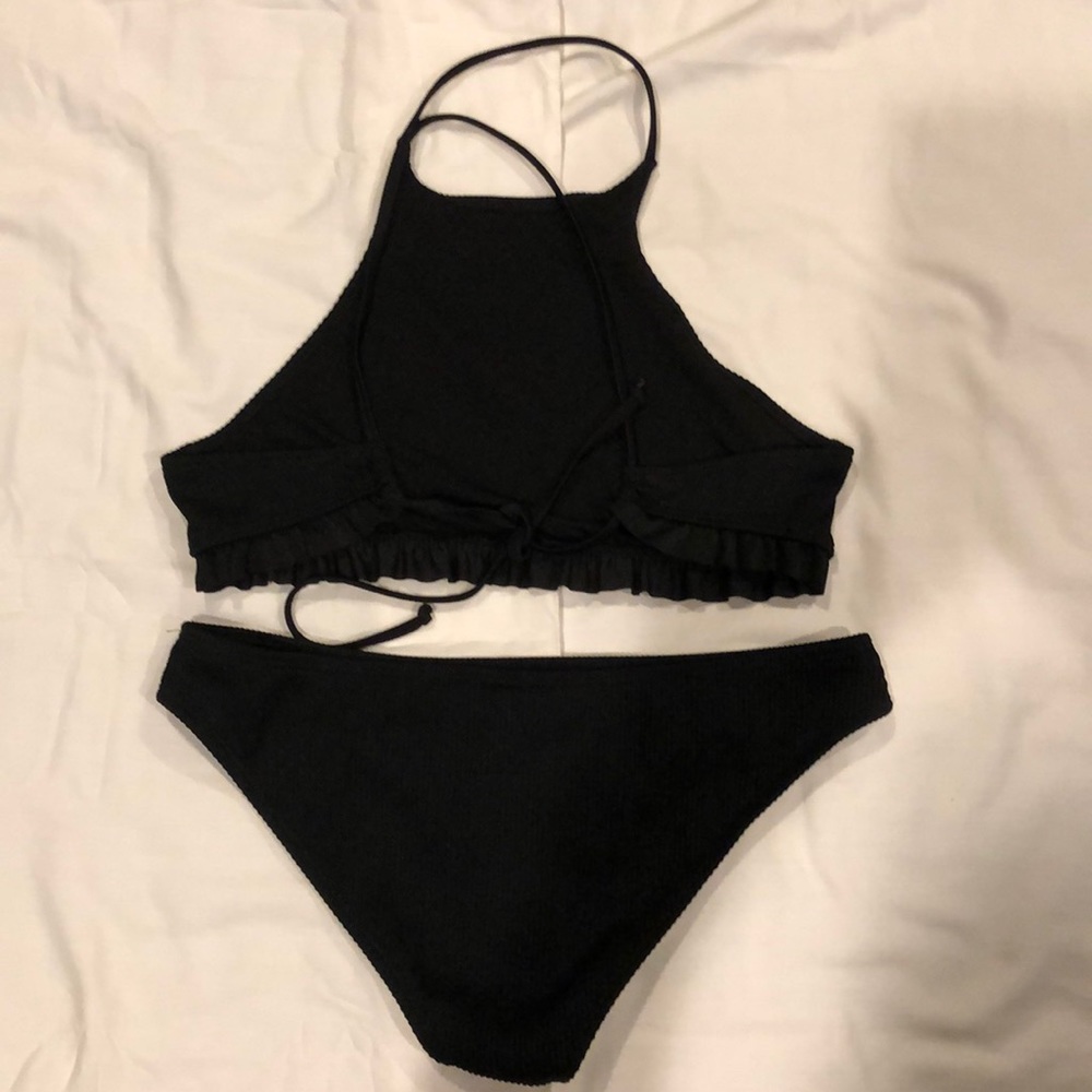 Southbeach Tie Back Ruffle & Ribbed Bikini - Picture 4 of 5